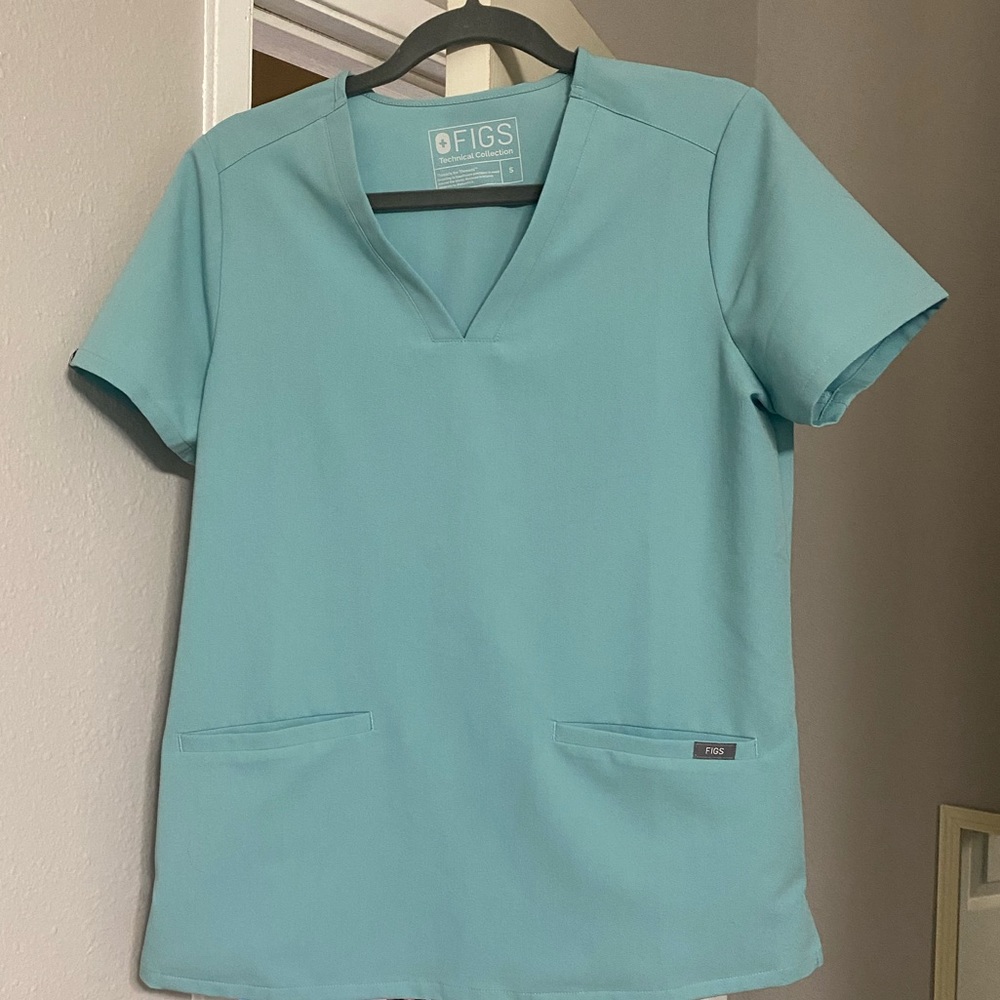 FIGS Casma Scrub Top